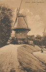 865057 Gezicht op de molen De Meiboom op het Paardenveld te Utrecht, vanaf de stadswal.